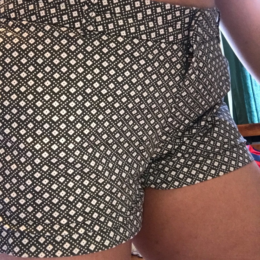 KHAKIS by GAP CITY 3 INCH SHORT